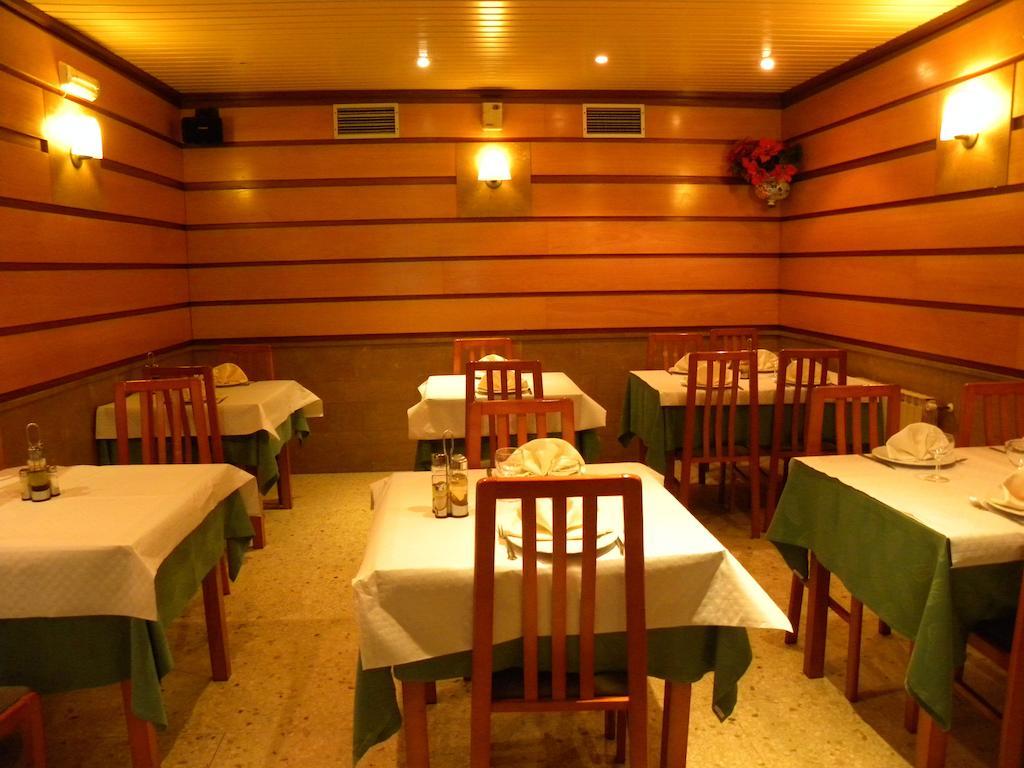 Hotel Restaurante Casa Fernando Ballota Exterior photo