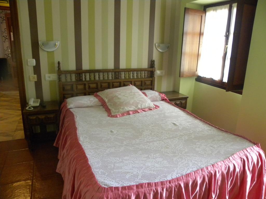 Hotel Restaurante Casa Fernando Ballota Room photo
